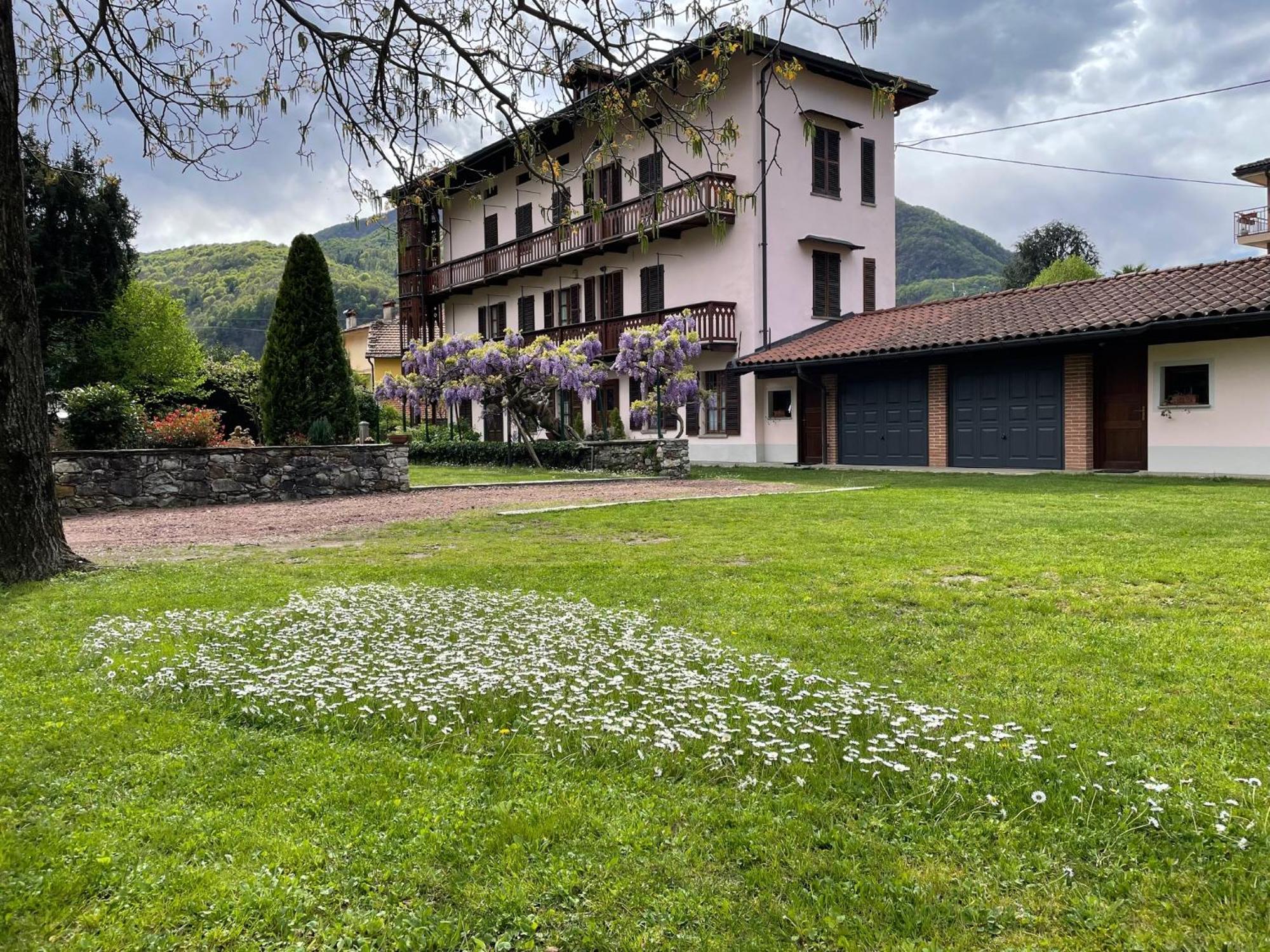 Dimora Fiorita Senior My Holiday Home Varallo Zewnętrze zdjęcie